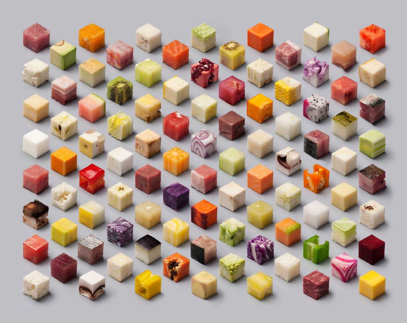 Food art : 98 cubes d'aliments crus coupés et disposés à la perfection